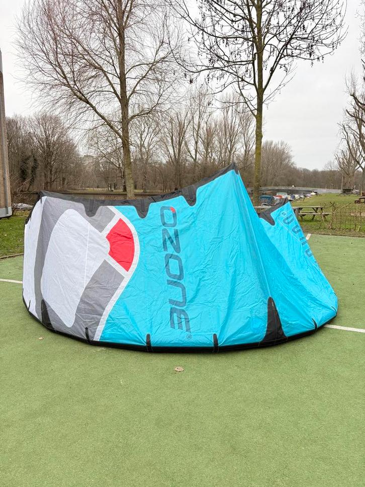Ozone Enduro 8m2 Kite - Zonder Bar, Watersport en Boten, Kitesurfen, Gebruikt, Kite, 8 m², Geen board, Ophalen