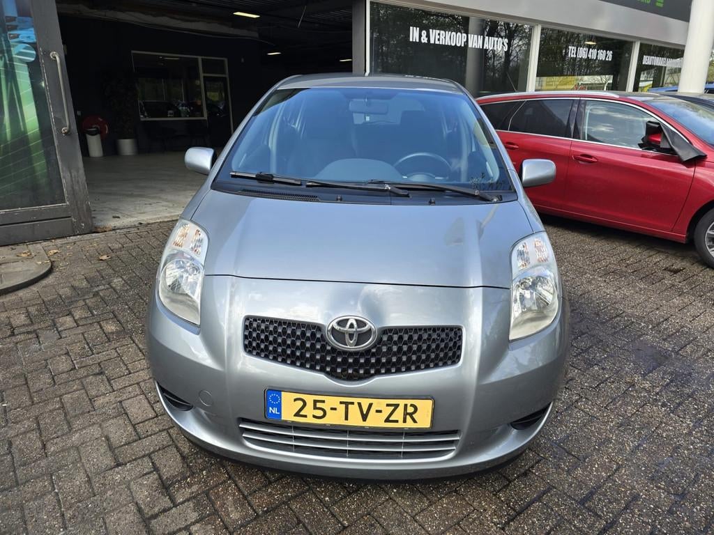 Toyota Yaris 1.3 VVTi Sol MMT | AUTOMAAT | 12MND GARANTIE |, Auto's, Toyota, Stof, 750 kg, 4 cilinders, Origineel Nederlands