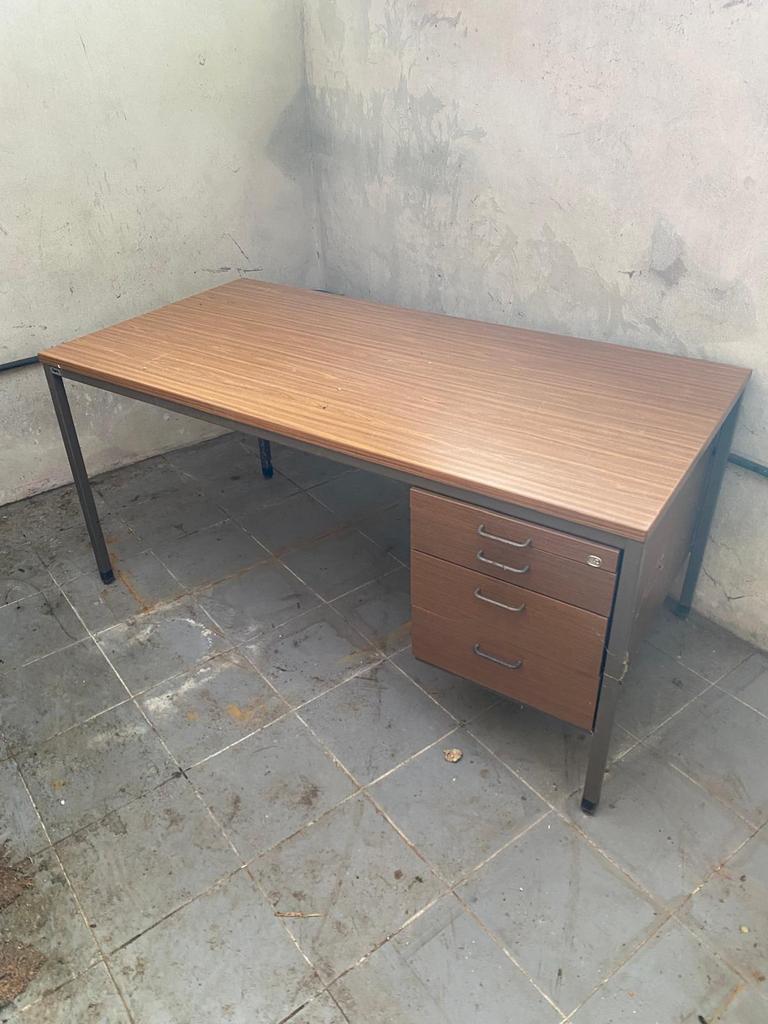 Bureau, Huis en Inrichting, Bureaus, Ophalen, Zo goed als nieuw