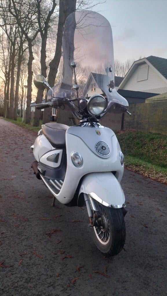 Znen scooter, Fietsen en Brommers, Scooters | SYM, Gebruikt, Overige modellen, Benzine, Ophalen