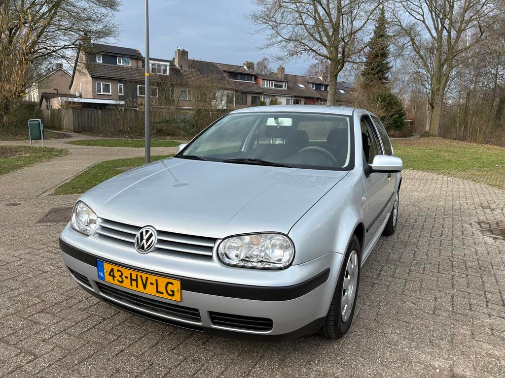 Volkswagen Golf 1.6 77KW 2002 Grijs AIRCO CRUISE NIEUWE APK!, Voorwielaandrijving, 1064 kg, 49 €/maand, 1200 kg