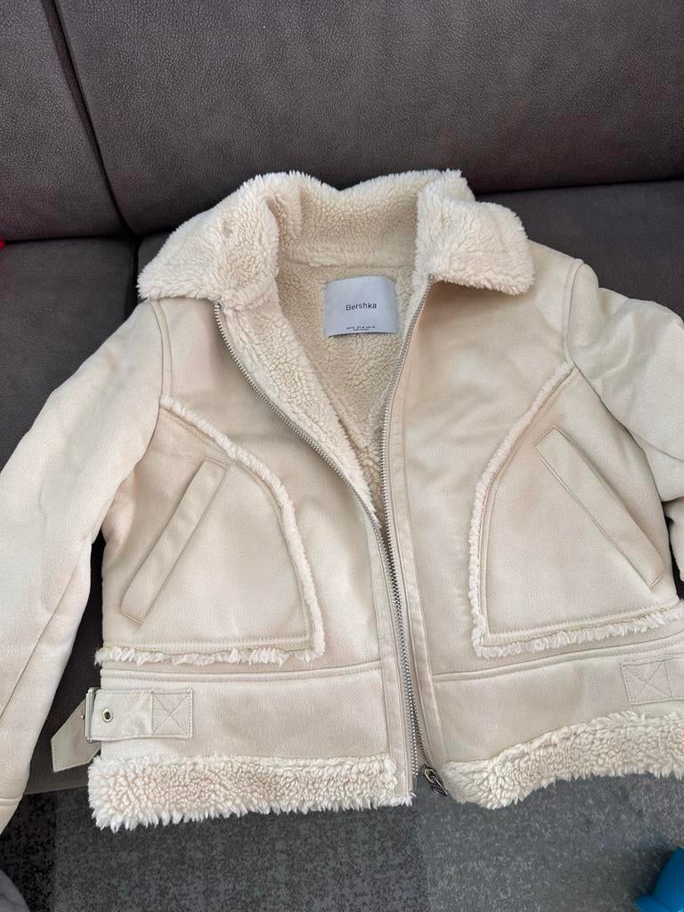 Bershka Jas - Beige - Maat M, Ophalen of Verzenden, Zo goed als nieuw, Maat 38/40 (M), Beige