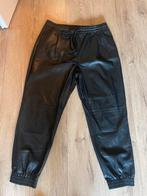 Zara imitatie leren broek met rekbare taille maat 42 / 44, Kleding | Dames, Zwart, Maat 42/44 (L), Ophalen of Verzenden, Zo goed als nieuw
