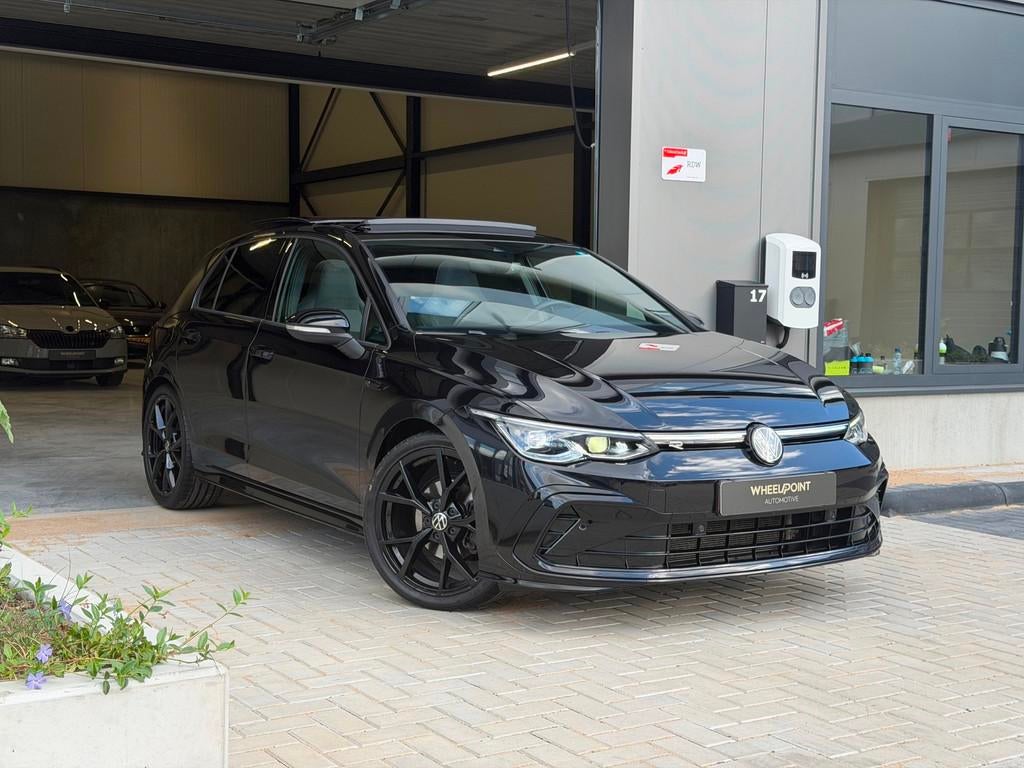 Volkswagen Golf 1.5 eTSI R-Line|Pano|H/K|IQ|Keyless|BOMVOL!, Auto's, Volkswagen, 4 cilinders, 150 pk, Zwart, Bedrijf