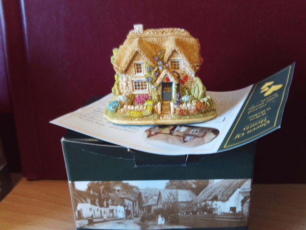 Lilliput Lane - Queen of Hearts - in doos, Ophalen of Verzenden, Zo goed als nieuw, Overige typen