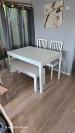 Witte eettafel met bankje en twee stoelen, Huis en Inrichting, Tafels | Eettafels, Ophalen, 100 tot 150 cm, 50 tot 100 cm, Zo goed als nieuw