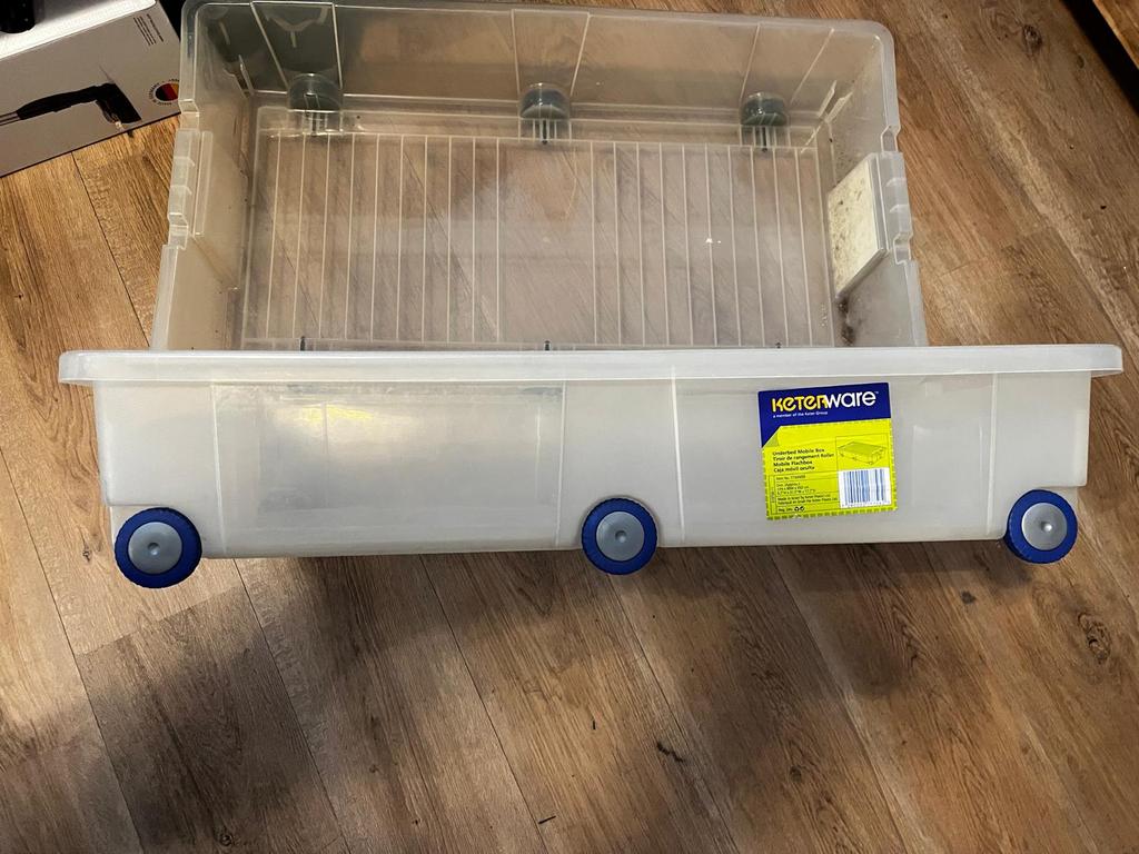 Twee opbergbakken/onderbed met wieltjes zo goed als nieuw, Ophalen of Verzenden, Zo goed als nieuw, Kunststof