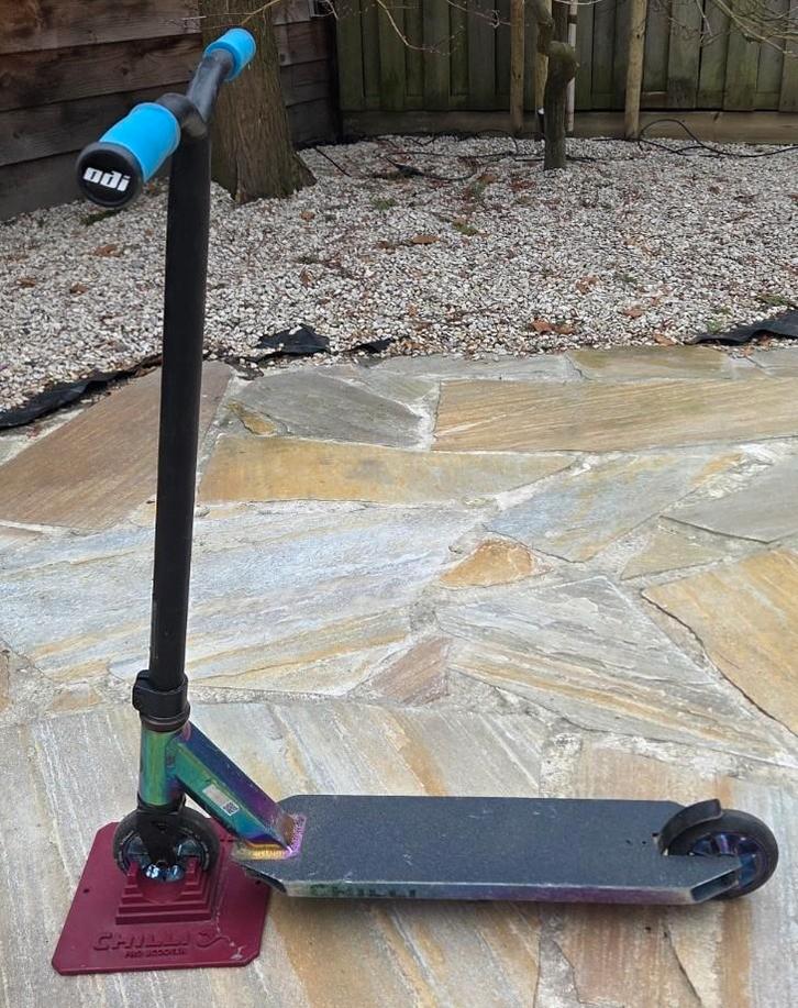 Chilli Rocky Neochrome step–top staat, 77 cm, strak rijdend, Fietsen en Brommers, Steps, Zo goed als nieuw, Gewone step, Ophalen of Verzenden