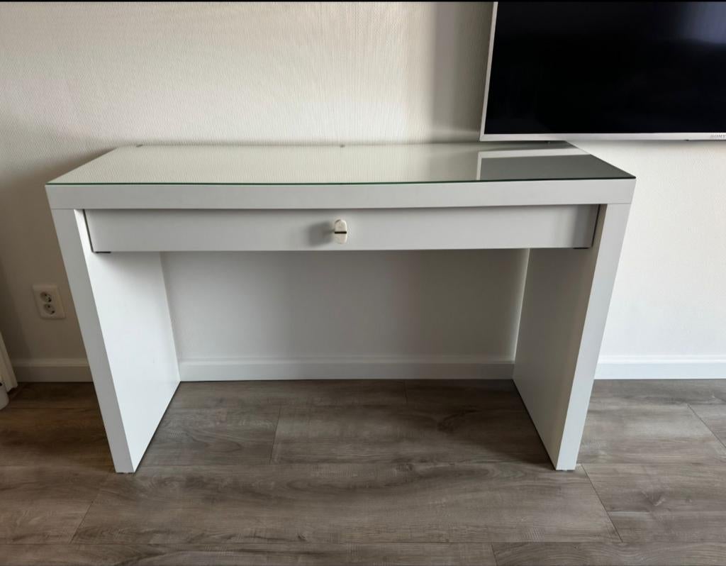 Malm kaptafel / bureau 120 cm, Huis en Inrichting, Ophalen of Verzenden, Zo goed als nieuw, 100 tot 150 cm