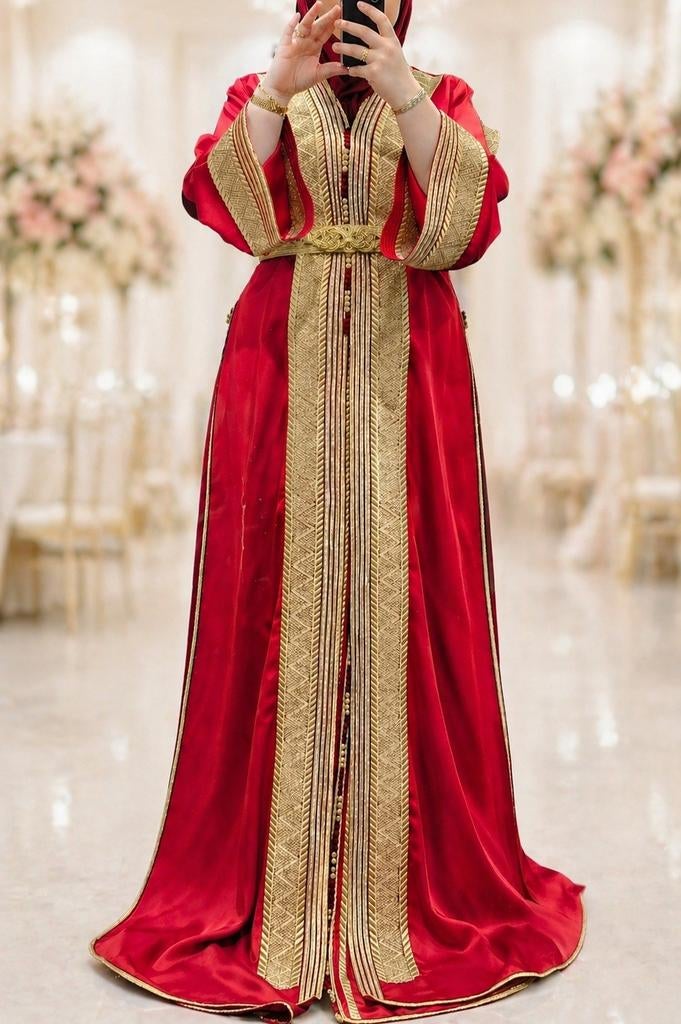 Klassieke takshita rood met gouden tarz, Overige typen, Maat 46/48 (XL) of groter, Ophalen of Verzenden, Zo goed als nieuw