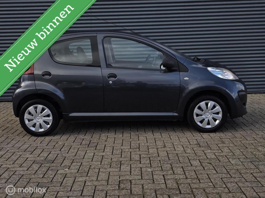 Peugeot 107 1.0 Access Accent 5DEURS/AIRCO, Voorwielaandrijving, Euro 5, Gebruikt, Met garantie (alle)