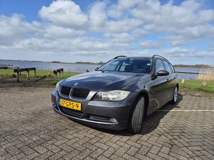 BMW 3-Serie 2.0 I 320 Touring 125KW 2008 Grijs, Auto's, BMW, Particulier, 3-Serie, Benzine, A, Stationwagon, Handgeschakeld, Origineel Nederlands
