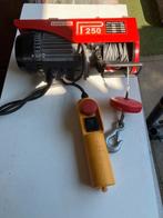 Elektrische lier 220v - goed werkend, Ophalen, Gebruikt, Elektrisch