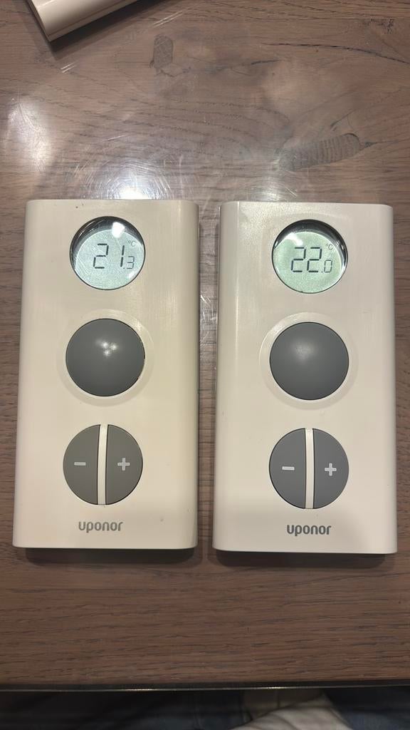 Uponor t45 thermostaat 1 stuk, Ophalen of Verzenden, Zo goed als nieuw