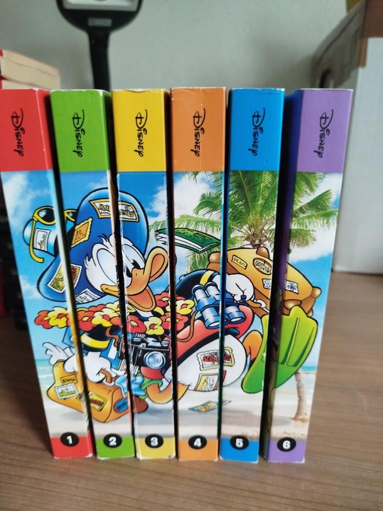 Prachtige complete set Donald Duck pockets reis om de wereld, Complete serie of reeks, Ophalen of Verzenden, Zo goed als nieuw