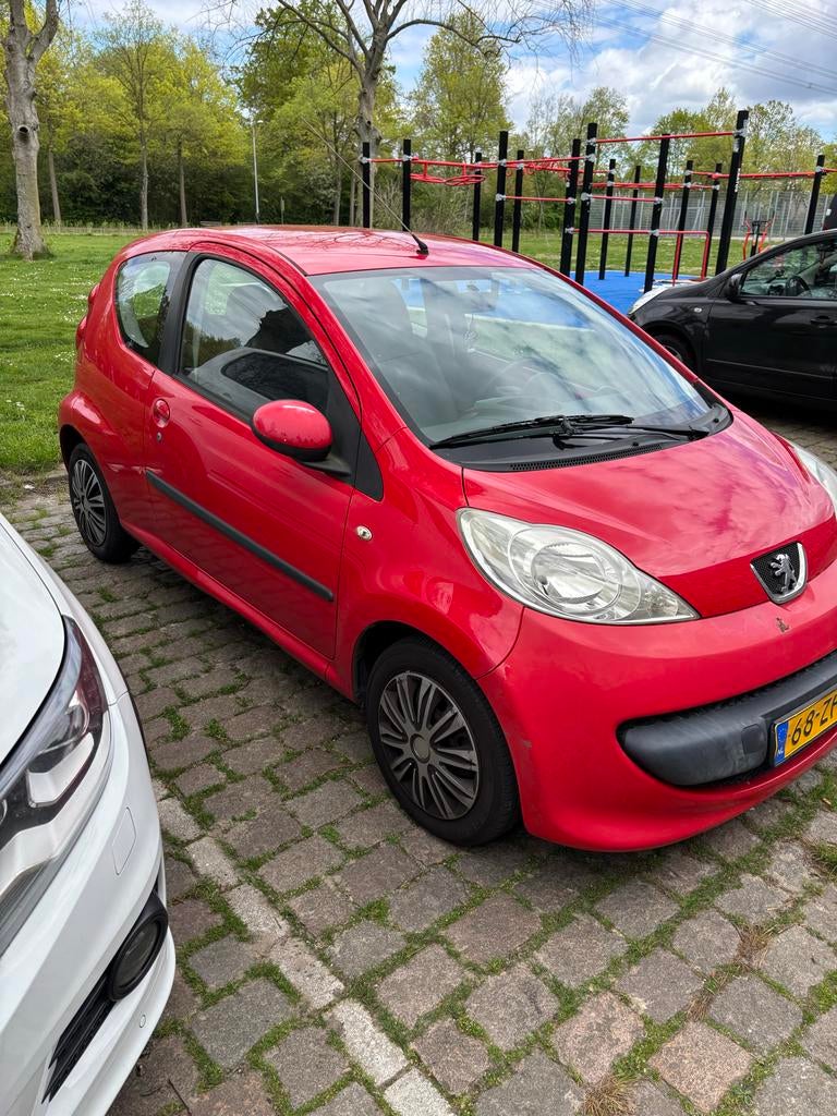 Peugeot 107 1.0 12V 3DR 2008 Rood apk tot 30-12-2026, Auto's, Voorwielaandrijving, 4 stoelen, 68 pk, Origineel Nederlands
