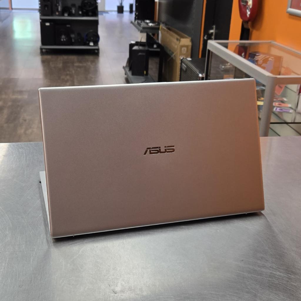 ASUS VivoBook 17 X712EA-BX176W 17,6'' Laptop, Asus, Zo goed als nieuw, Support@asus.com, No. 15, Li-Te Road, Beitou District
Taipei 112
Taiwan