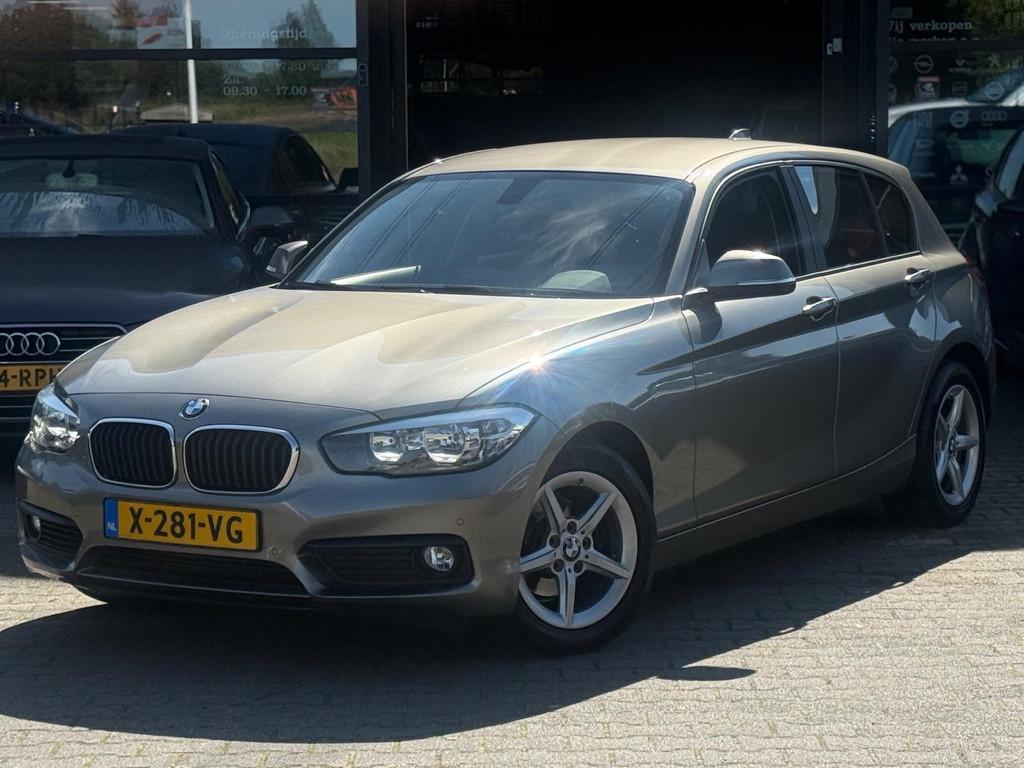 BMW 1-serie 118i M Sport M-STUUR/PDC/NAVI/CRUISE/STLVRM/CLIM, Gebruikt, Bedrijf, 650 kg, 3 cilinders