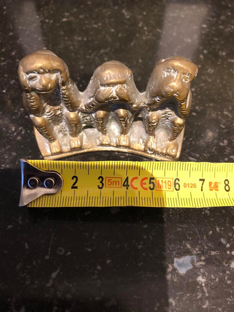 Antieke horen zien en zwijgen in massief koper, Verzenden, Koper