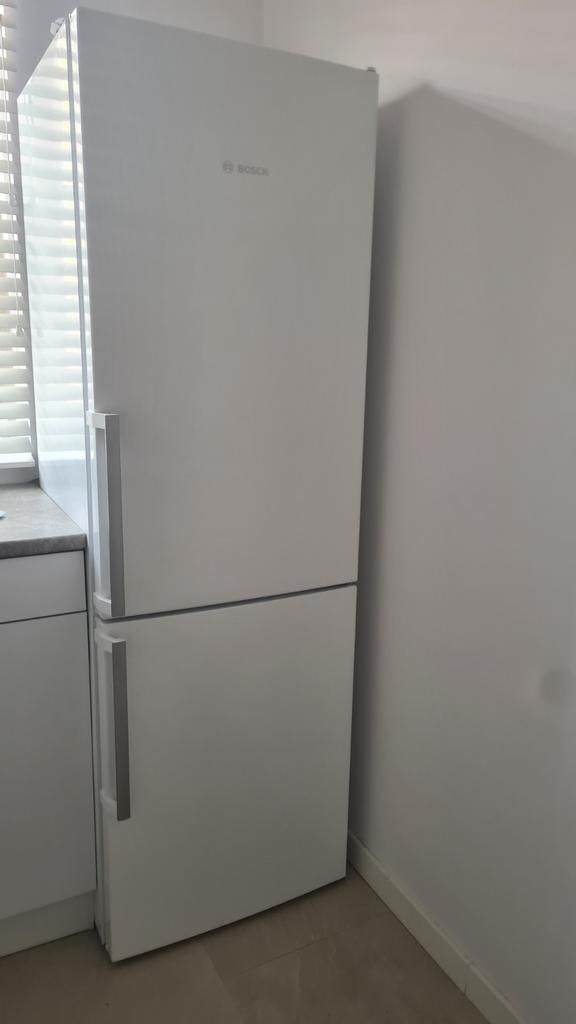 Bosch koelkast met aparte vriezer, Witgoed en Apparatuur, Koelkasten en IJskasten, Ophalen of Verzenden, Zo goed als nieuw, Met aparte vriezer
