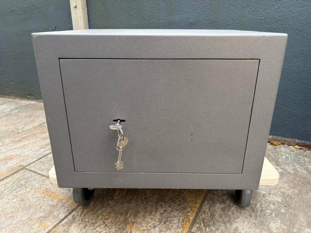 Inbraakwerende en brandvertragende M-safe kluis - RDW, Huis en Inrichting, Brandblussers en Brandkasten, Ophalen, Zo goed als nieuw