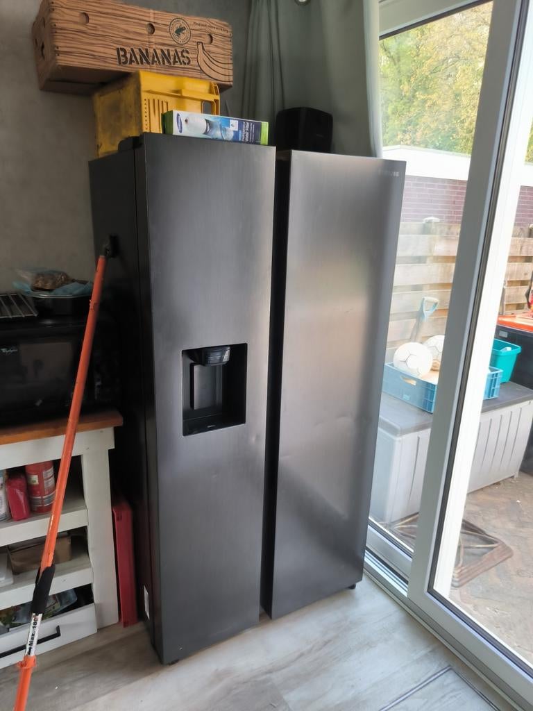 Amerikaanse koelkast met waterdispenser - moet schoongemaakt, Gebruikt, 200 liter of meer, 60 cm of meer, Met aparte vriezer