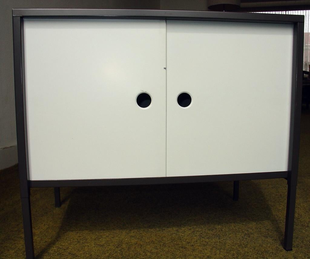 Coen de Vries (Pilastro) zwaarmetalen kastje uit de 50's, Huis en Inrichting, Kasten | Overige, Ophalen, Gebruikt