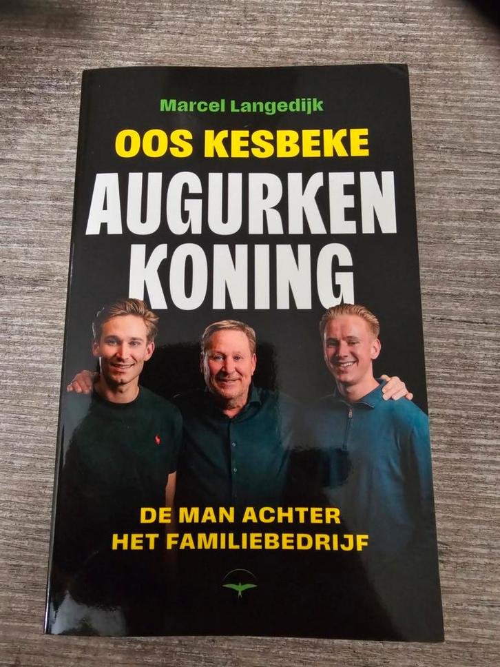Oos Kesbeke Augurkenkoning - Marcel Langedijk, Boeken, Overige Boeken, Gelezen, Ophalen of Verzenden