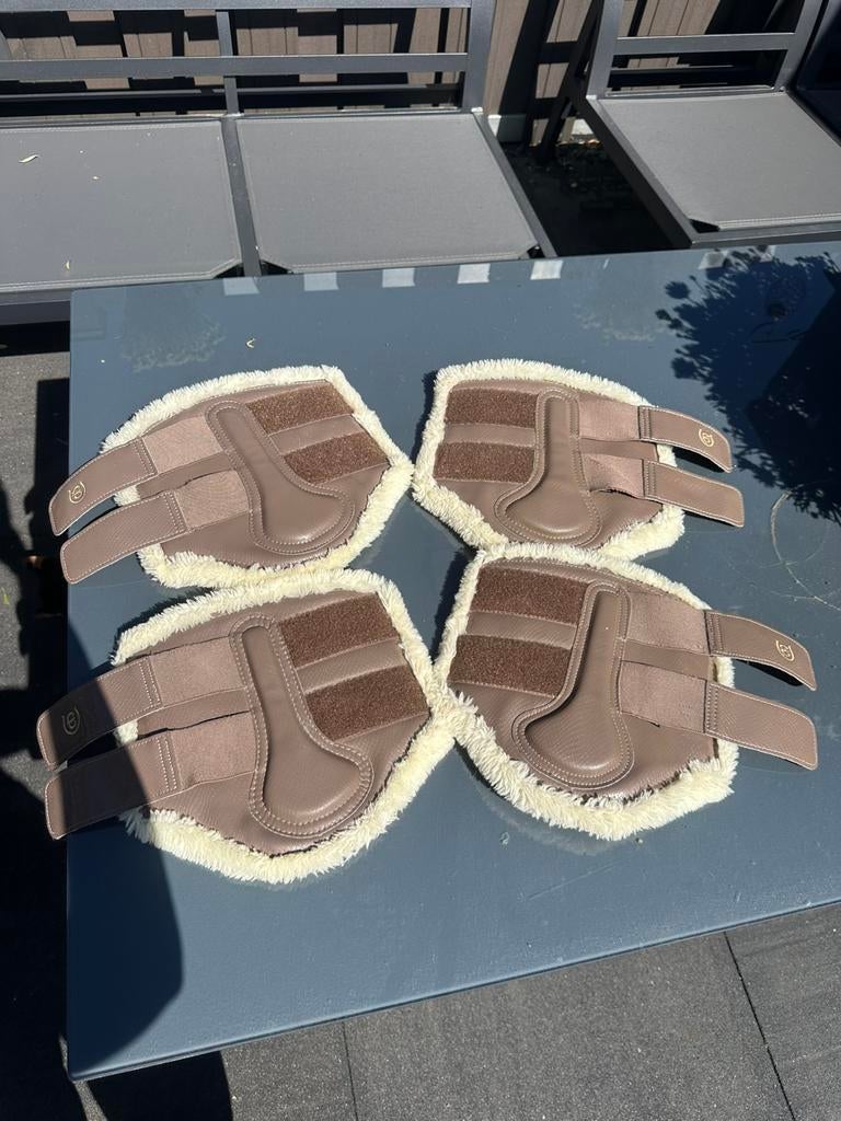 Equestrian Stockholm dekjes/setjes verschillende maten, Dieren en Toebehoren, Paarden en Pony's | Dekens en Dekjes, Ophalen of Verzenden