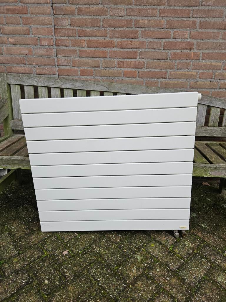 Radiator - 900x800 mm, Doe-het-zelf en Verbouw, Verwarming en Radiatoren, Ophalen, Radiator, Zo goed als nieuw, 60 tot 150 cm