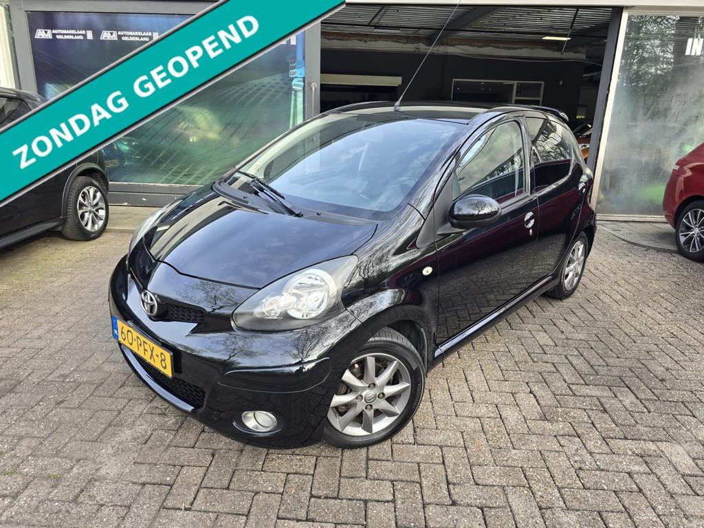 Toyota Aygo 1.0-12V Dynamic Navigator | 2E EIGENAAR | 12MND, Auto's, Toyota, Voorwielaandrijving, Euro 5, Stof, Gebruikt