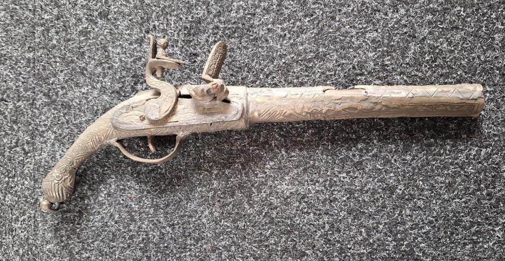 Onklaar gemaakte antieke sierwapen., Ophalen, Overige soorten, Overige gebieden, Overige typen