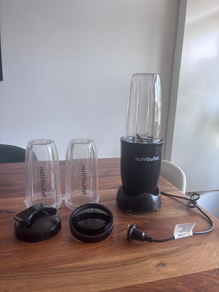 Nutribullet blender met drie bekers, 1 tot 2 liter, Ophalen, Gebruikt
