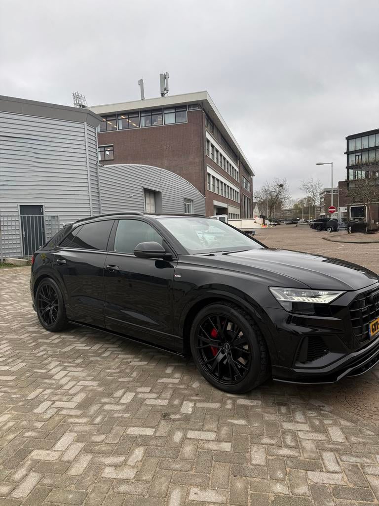 Audi Q8 55 Tfsi e Quattro 381pk Tiptronic 2023 Zwart, Auto's, Audi, Particulier, Q8, Hybride Elektrisch/Benzine, Plug-in hybride