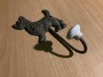 Gietijzeren wandhaak hond met porseleinen knop, Gebruikt, Wandhaken, Ophalen of Verzenden, Minder dan 100 cm