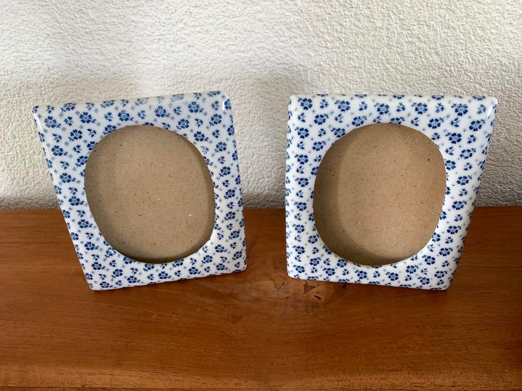 2 fotolijstjes, aardewerk , blauw wit, Ophalen