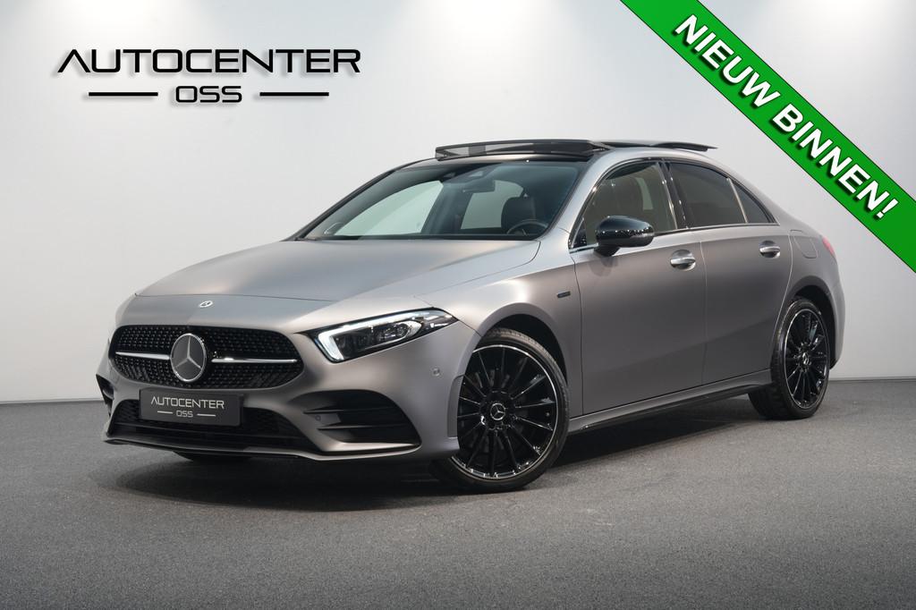 Mercedes-Benz A-Klasse 250 e Limousine AMG MAGNO MAT ✅ VOL, Auto's, 12 maanden, Gebruikt, Zwart, 4 cilinders