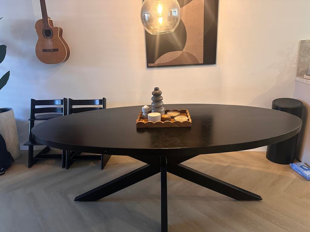 Ovaal houten tafel van Goossens, Ophalen, 100 tot 150 cm, 200 cm of meer, Zo goed als nieuw