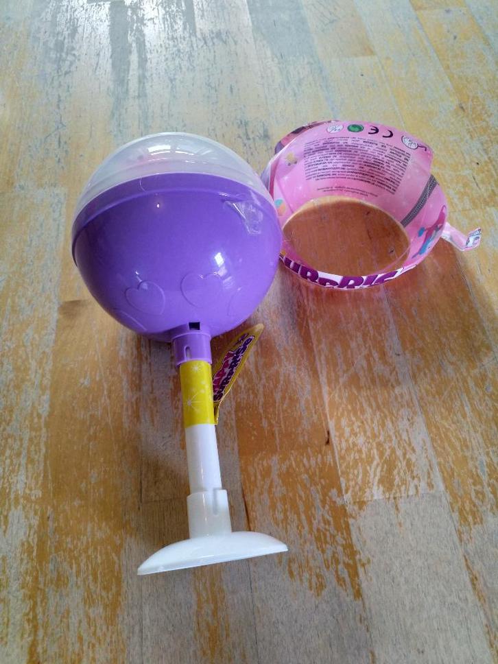 Happy surprise lolly, met klein pony paardje, Verzamelen, Poppetjes en Figuurtjes, Zo goed als nieuw, Ophalen of Verzenden