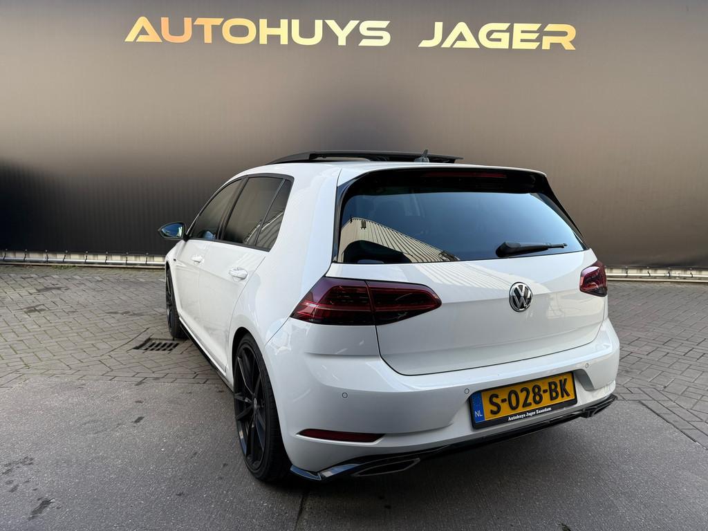 Volkswagen Golf 1.5 TSI Highline Business R Pano Virtual Car, Auto's, Volkswagen, Stof, 4 cilinders, 150 pk, Wit