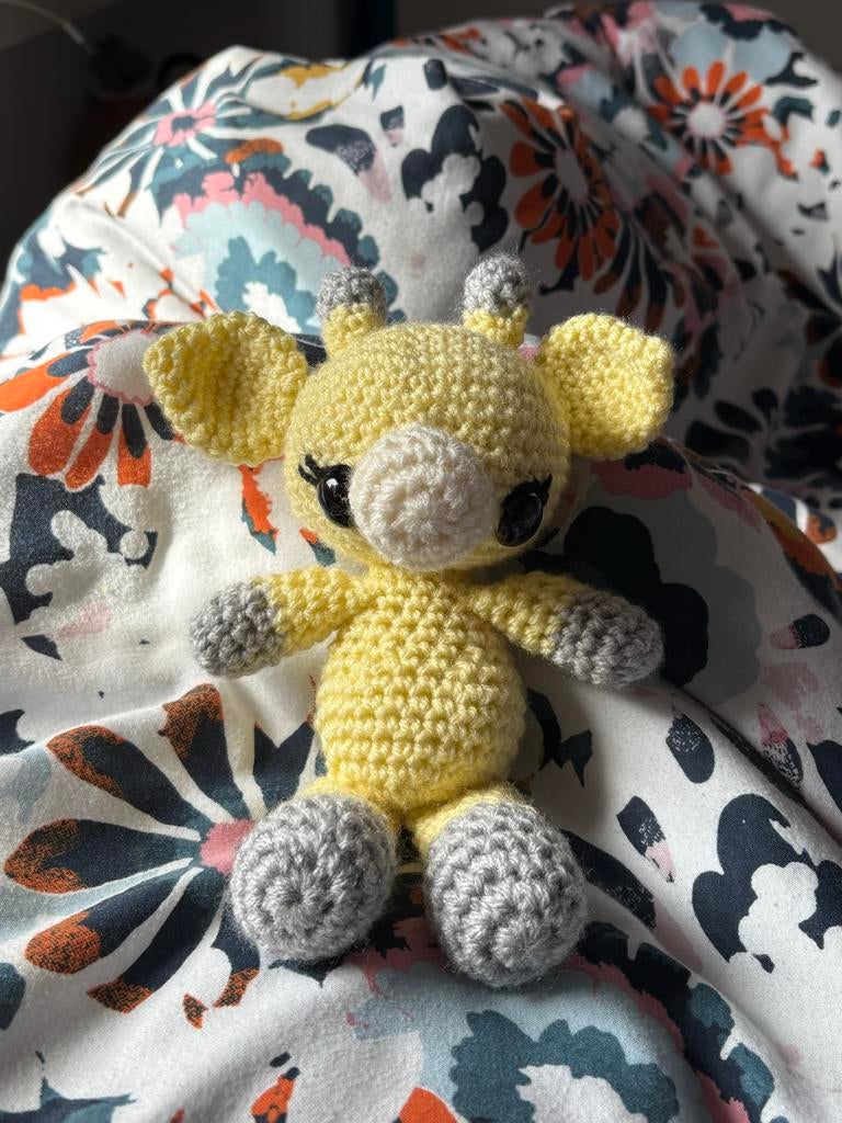 Handgemaakte giraf knuffel, Giraf, Nieuw, Verzenden, Geel