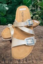 Nieuwe slippers van Hush puppies maat 43, Kleding | Dames, Schoenen, Beige, Hush puppies, Nieuw, Ophalen of Verzenden