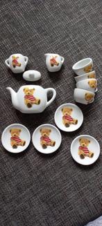 KINDER POPPEN SERVIESJE VINTAGE WIT MET BEERTJES, Kinderen en Baby's, Ophalen of Verzenden, Nieuw