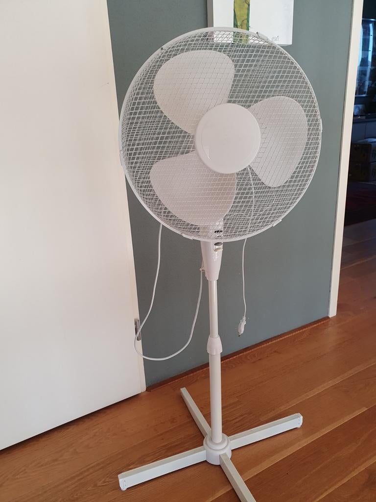 Staande ventilator wit, Witgoed en Apparatuur, Ophalen, Statiefventilator