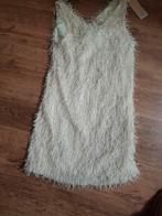 Nieuwe fluffy jurk met glitters gevoerd kaartje eraan, Ophalen of Verzenden, Nieuw, Maat 38/40 (M), Korte mouw