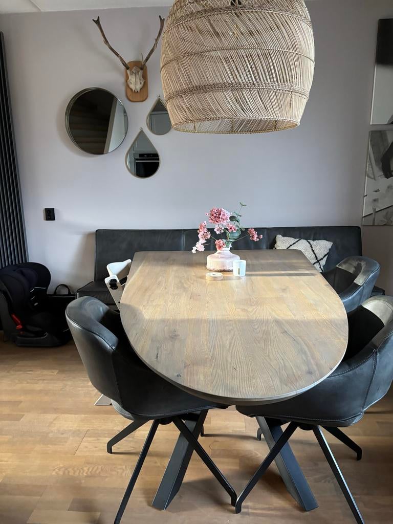 Eethoek met bank en draaibare kuipstoelen, Ophalen of Verzenden, Zo goed als nieuw, Strak, Minder dan 4 stoelen