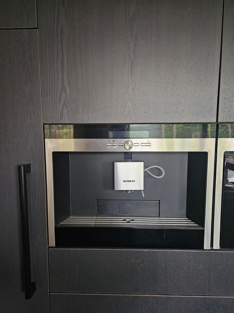 Inbouw koffiemachine Siemens, Ophalen, Inbouw