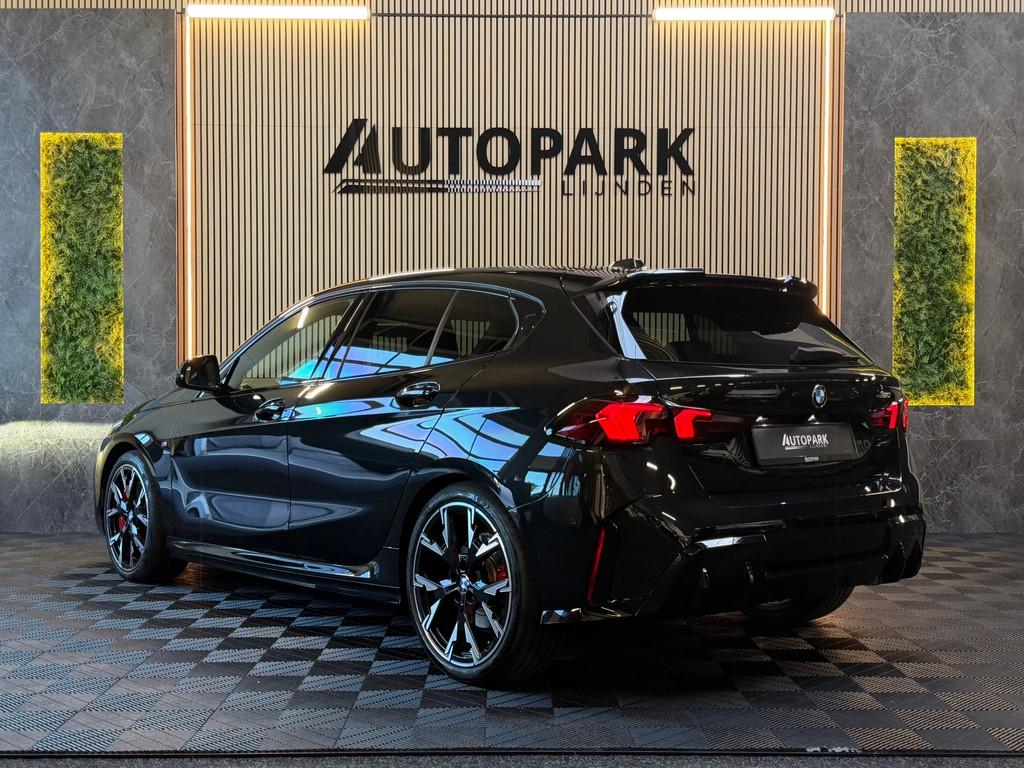 BMW 1-serie 120 M Sport Design Edition |FABRIEKSGARANTIE|DEA, Gebruikt, 156 pk, Adaptive Cruise Control, Zwart