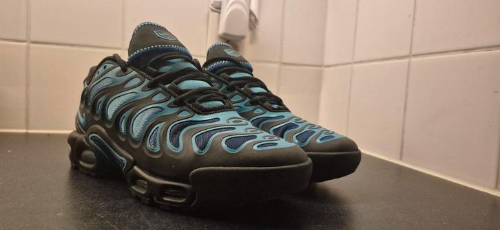 Nike Air Max Plus Drift - Black/Blue Lightning - Maat 40.5 (, Kleding | Heren, Schoenen, Nieuw, Sneakers of Gympen, Zwart, Ophalen of Verzenden