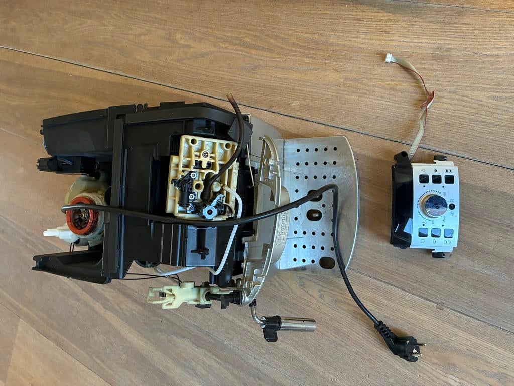 Delonghi Magnifica s defect onderdelen, Ophalen of Verzenden, Zo goed als nieuw, Koffiemachine